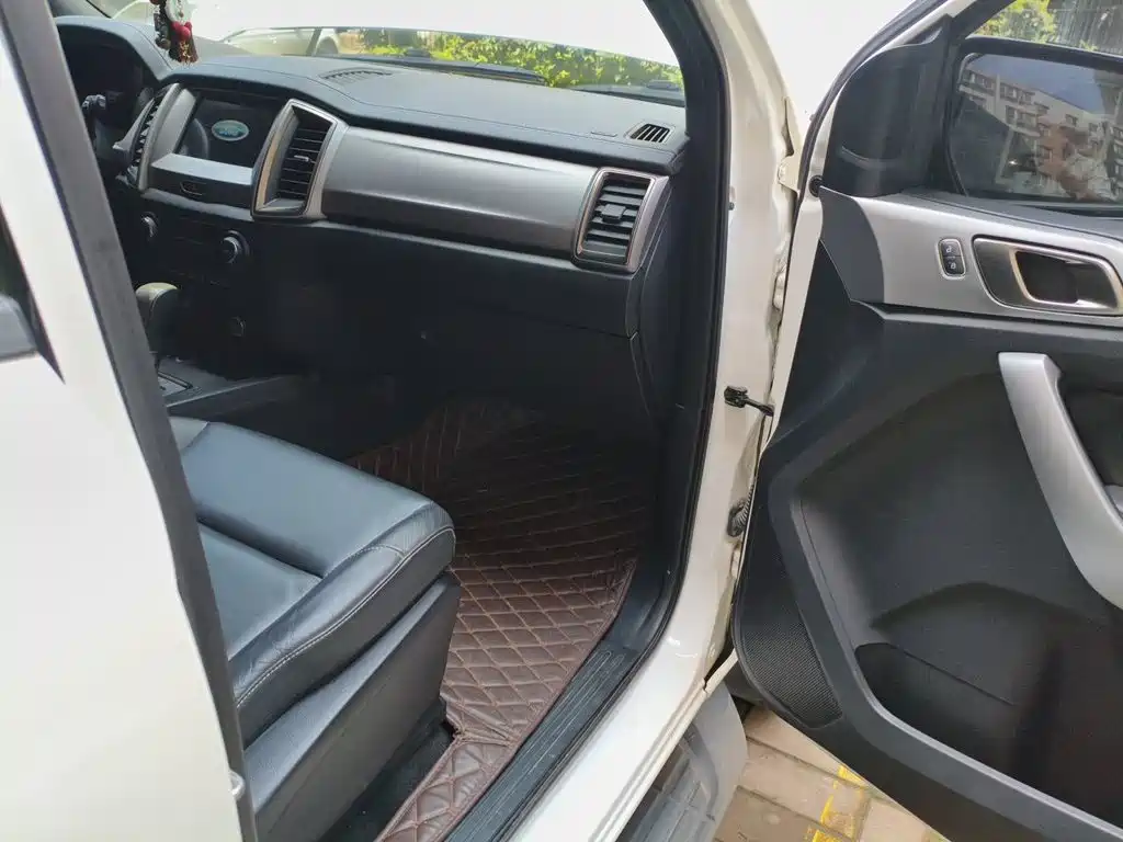 Ford Everest 2018 2017 2.0T Gasoline Automatic 4WD Luxury Edition 5-Seater