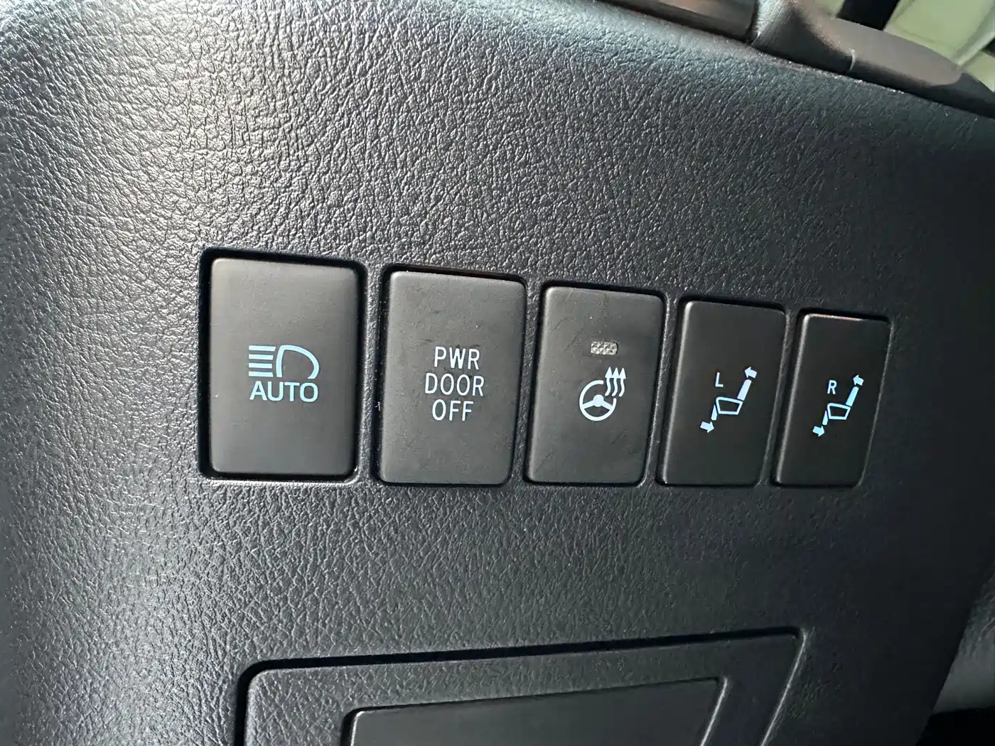 Toyota Vellfire 2021 Crown Hybrid 2.5L HV Premium Edition фото 12
