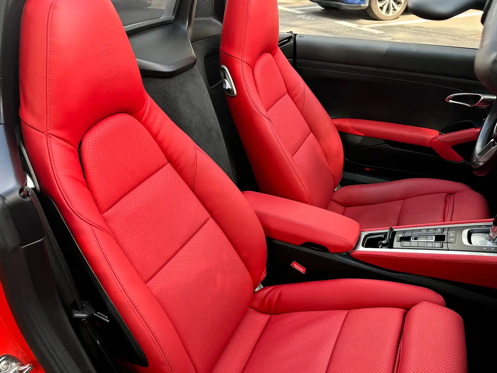 Photo 22 - Porsche 718