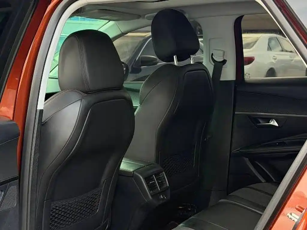 صورة 5 - Peugeot 4008