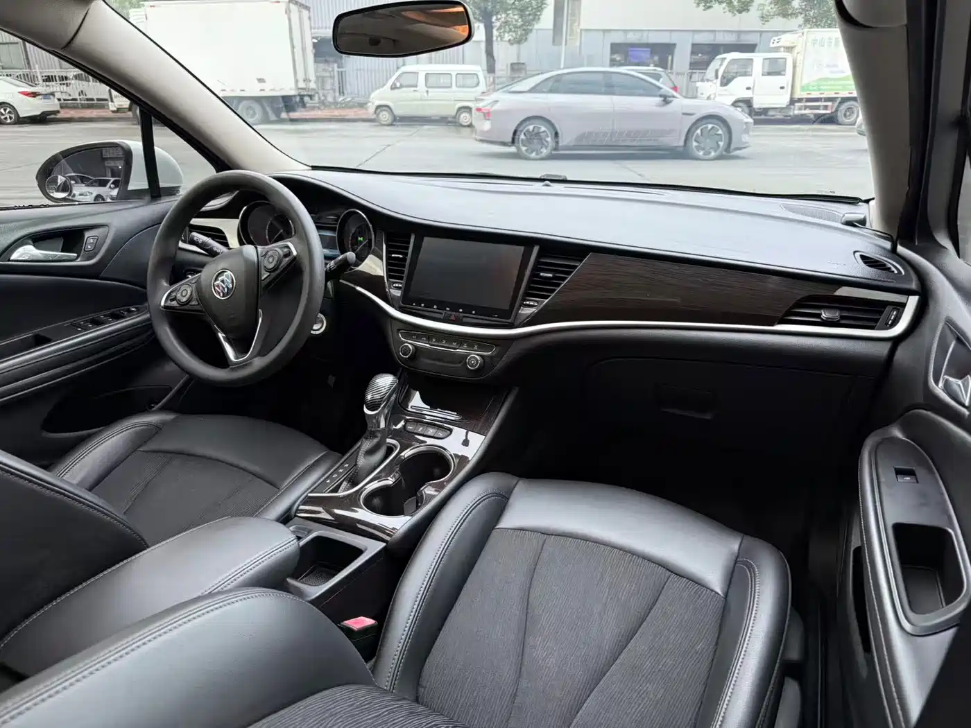 Buick Verano 2018 Sedan 20T Dual Clutch Leading фото 6