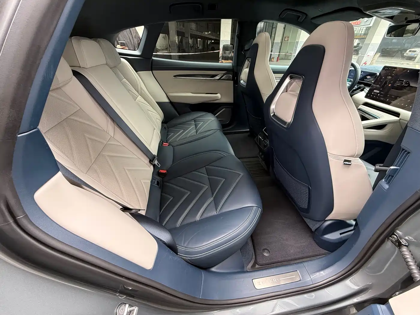 ZEEKR EXTREME KRYPTON 001