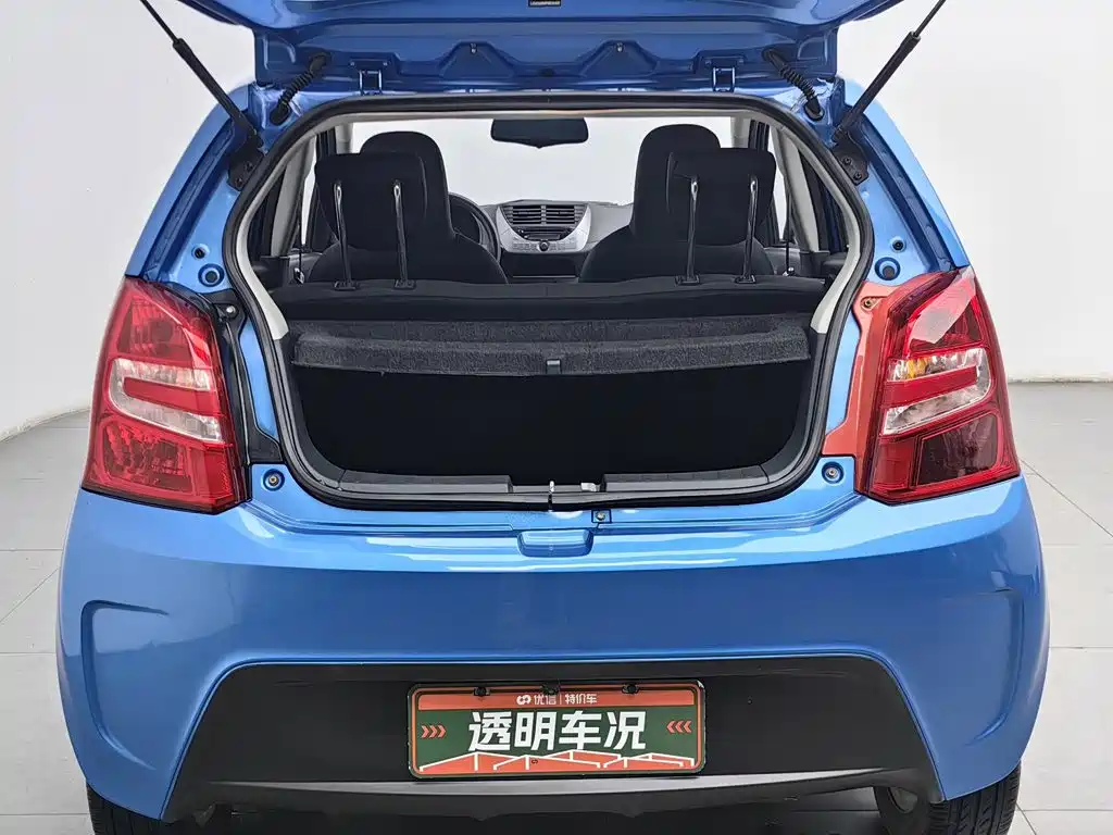 Фото 16 - Suzuki Alto