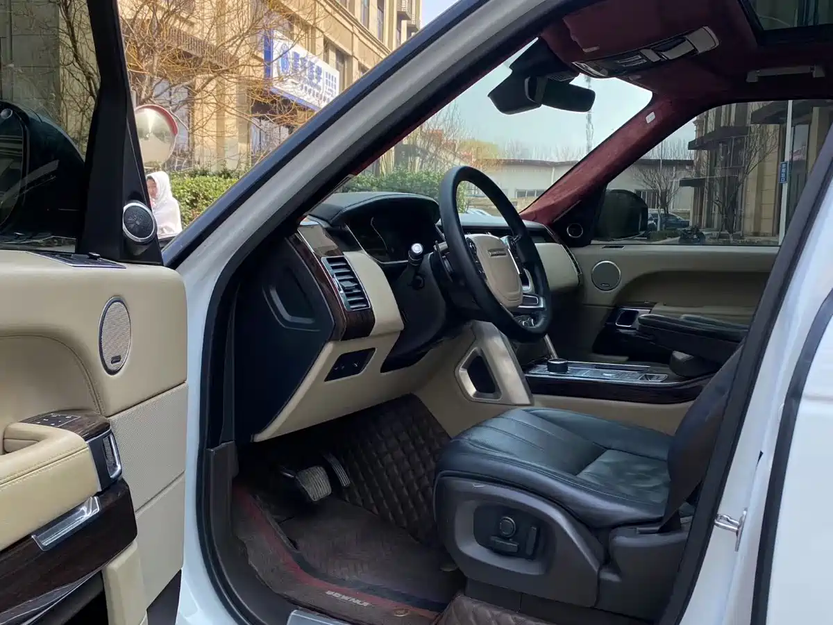 LAND ROVER RANGE ROVER