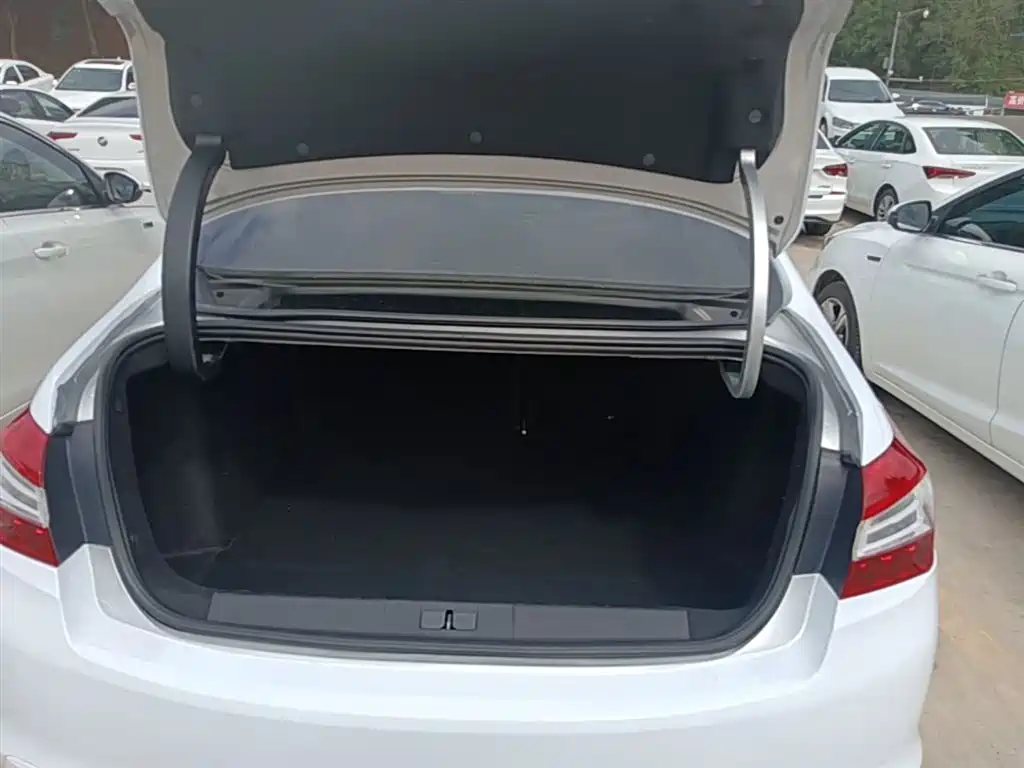 Peugeot 408 2014 1.8L Automatic Luxury Edition фото 19