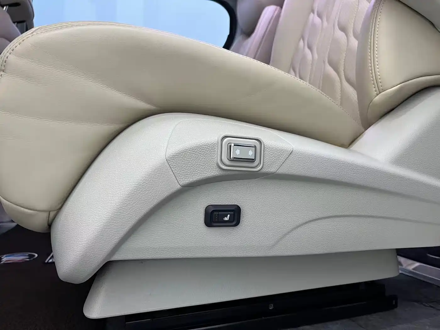 Buick GL8 2023 Model Land Business Class Comfort фото 16