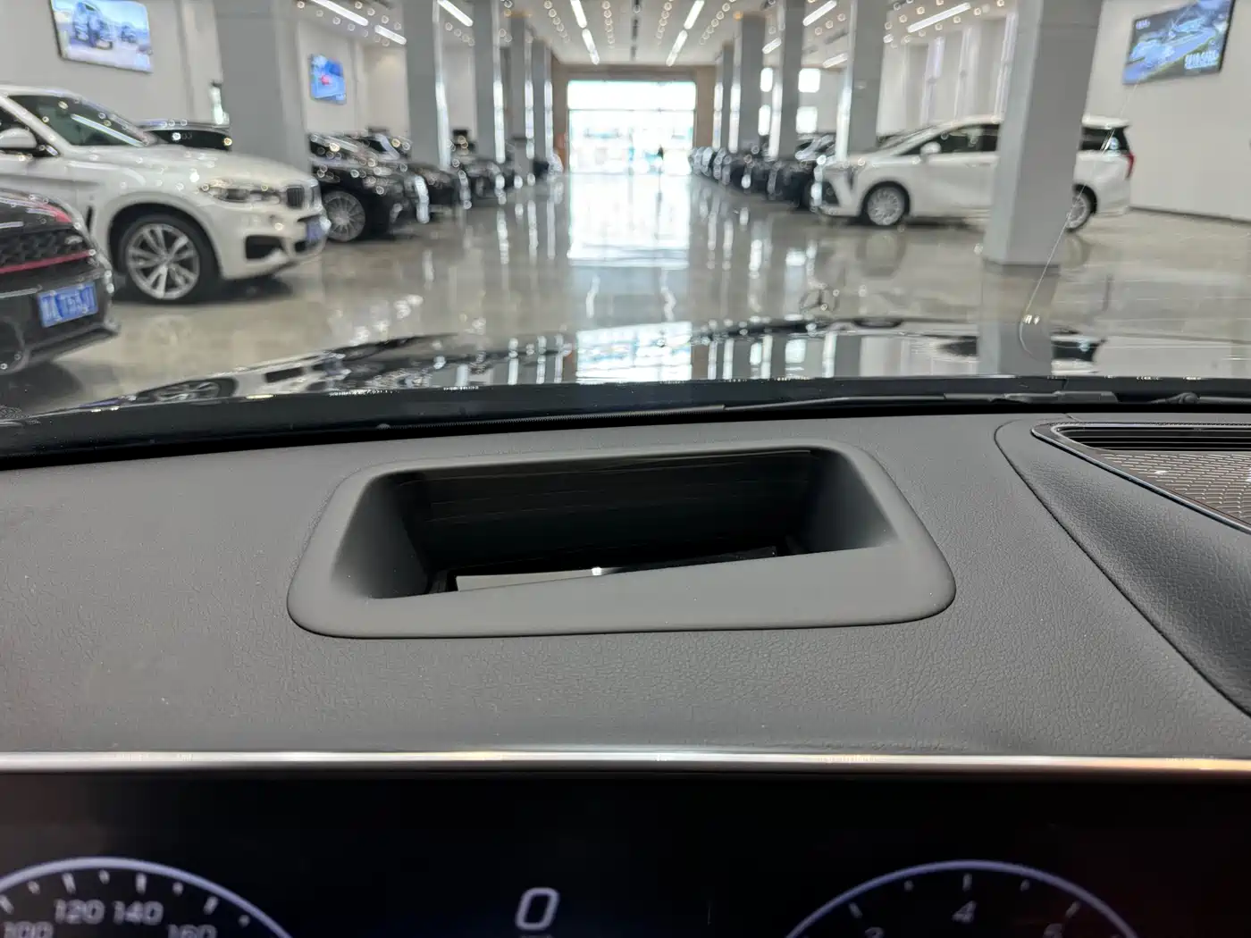 Mercedes-Benz S-Class 2024 S 400 L Luxury Edition фото 15