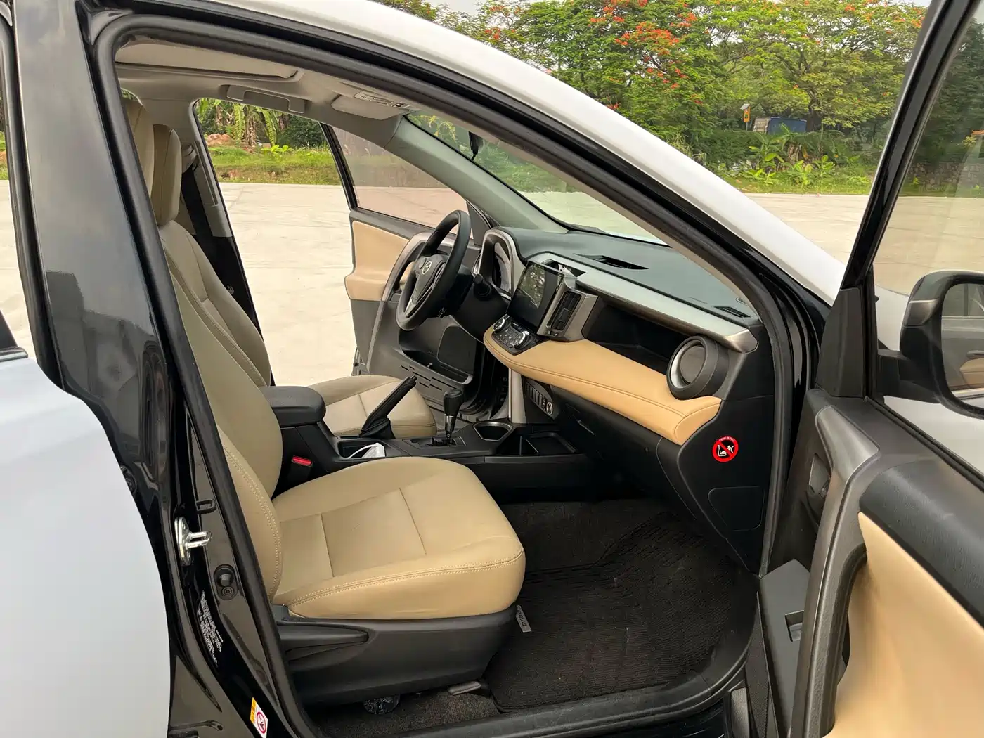 Toyota RAV4 Rongfang 2016 2.0L CVT 2WD Trend (China V) фото 9