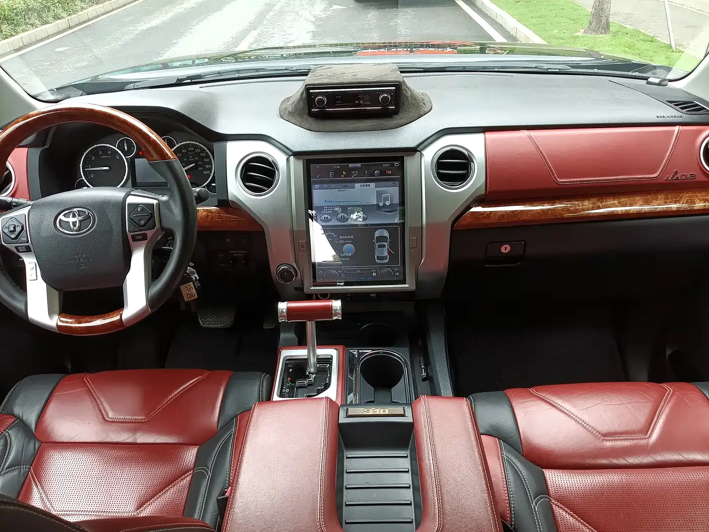 Toyota Tundra 2014 5.7L TRD Pro фото 13