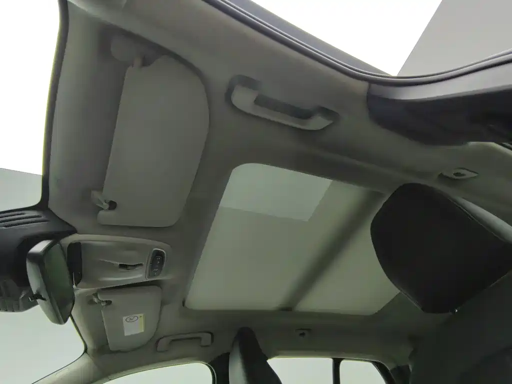 Photo 14 - Volvo XC40