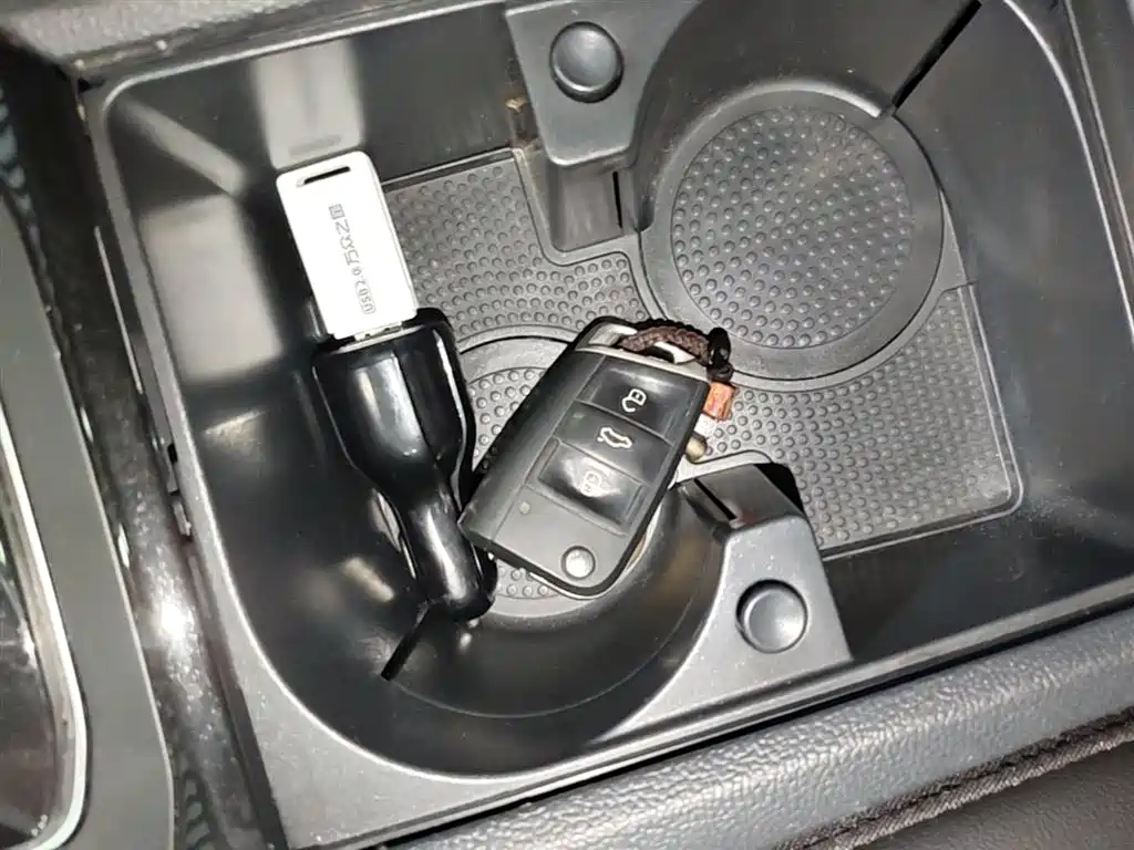 Volkswagen Sagitar 2022 280TSI DSG Surpassing Edition фото 9