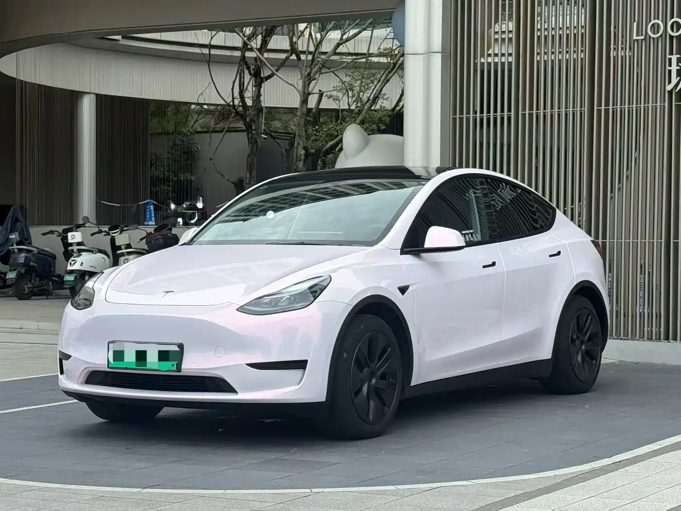 Tesla Model Y 2023