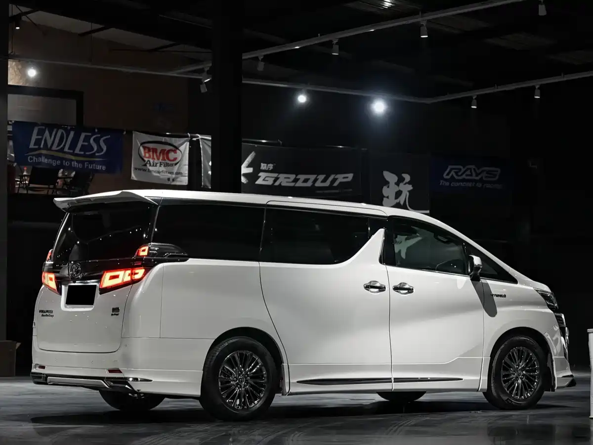 Toyota Vellfire 2019 Hybrid 2.5L HV Premium Edition фото 5