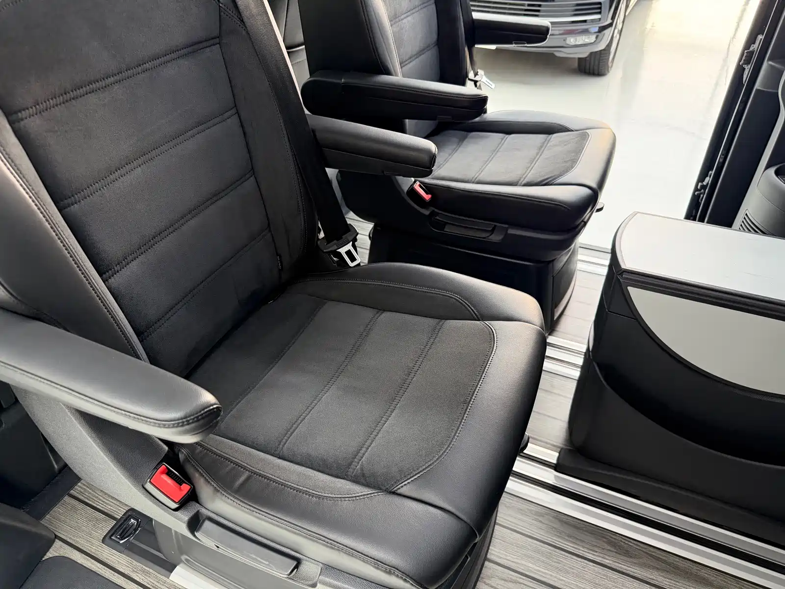 Photo 15 - Volkswagen Multivan