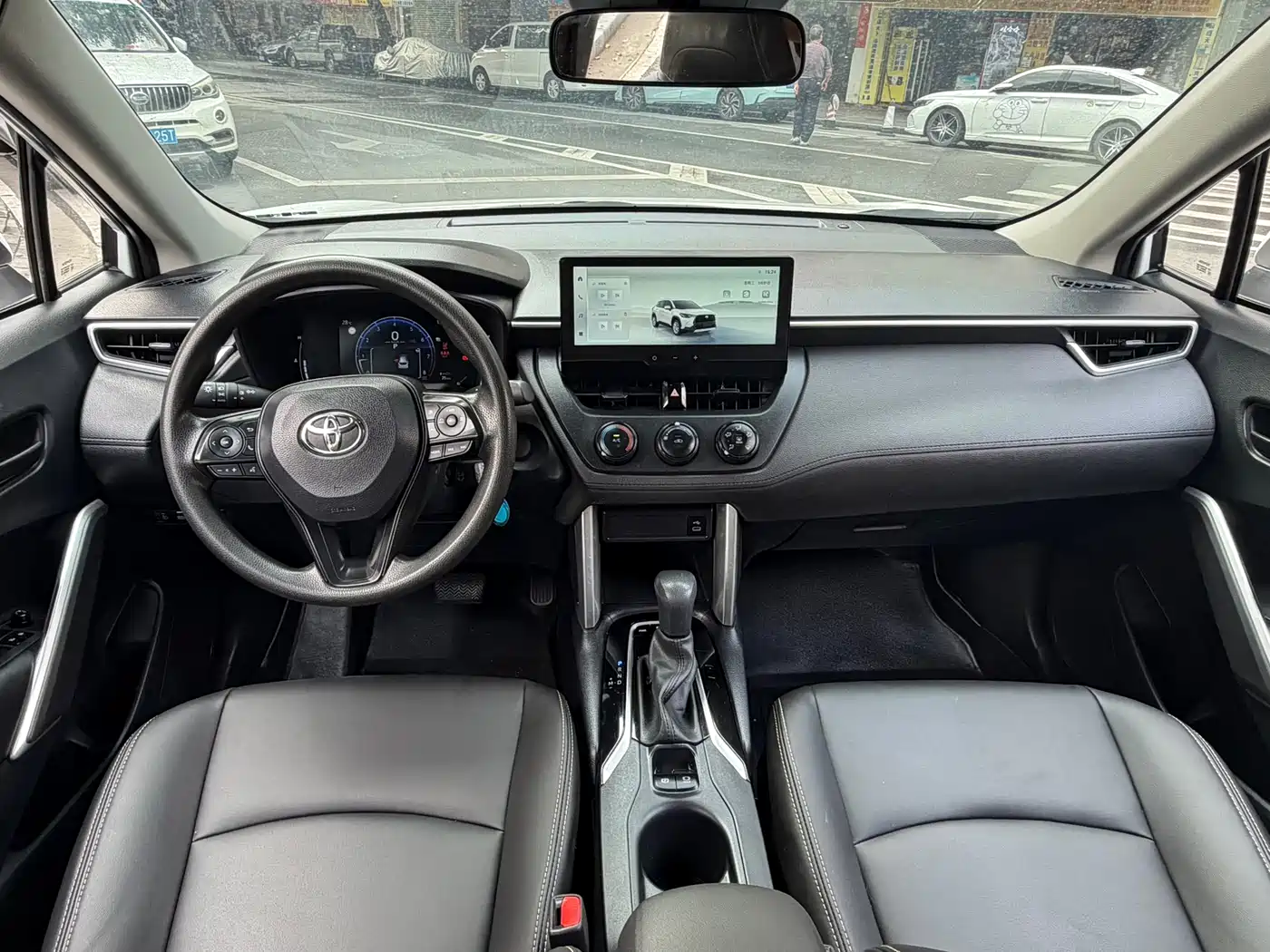 Toyota Corolla Cross 2023 2.0L Pioneer Edition фото 8