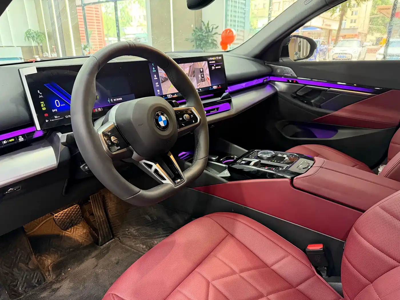 BMW 5 Series 2025 530Li Leading M Sport Package фото 4