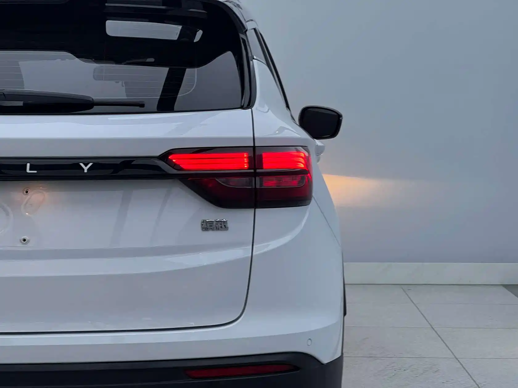 Фото 4 - Geely Coolray