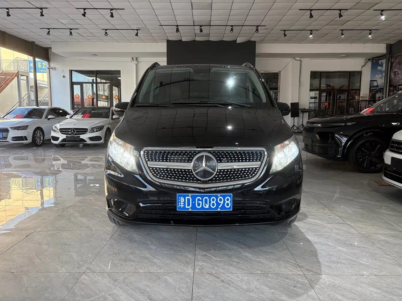 Mercedes-Benz Vito 2021 2.0T Elite 7-Seater фото 2