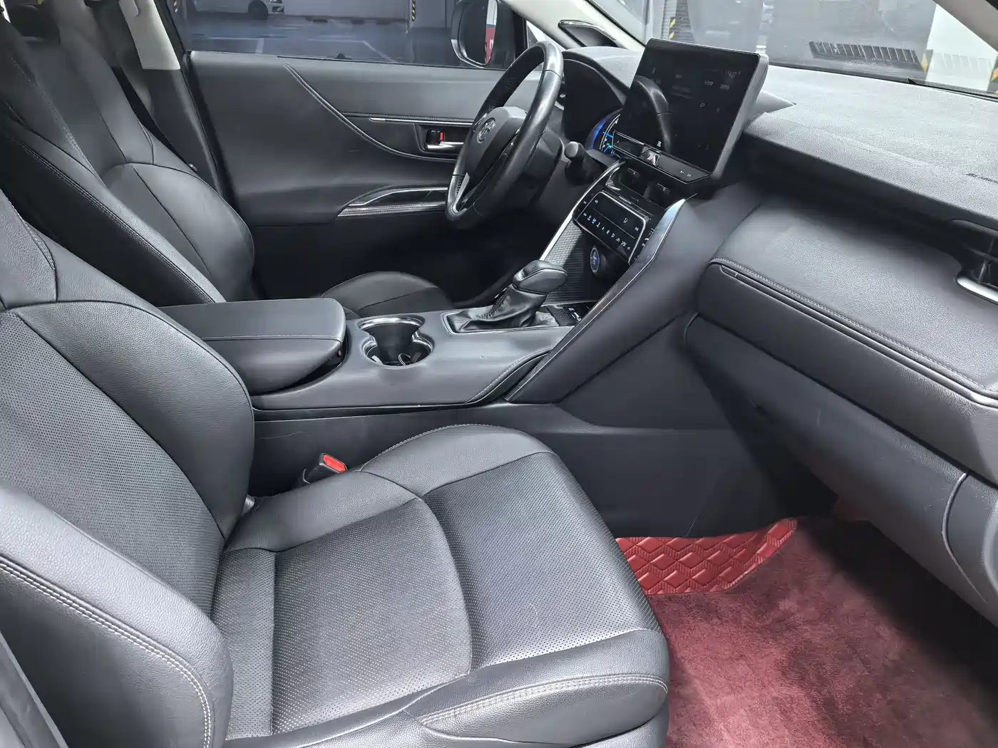 Toyota Venza 2022 Dual Engine 2.5L CVT 2WD Premium фото 12
