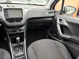 Photo 11 - Peugeot 2008