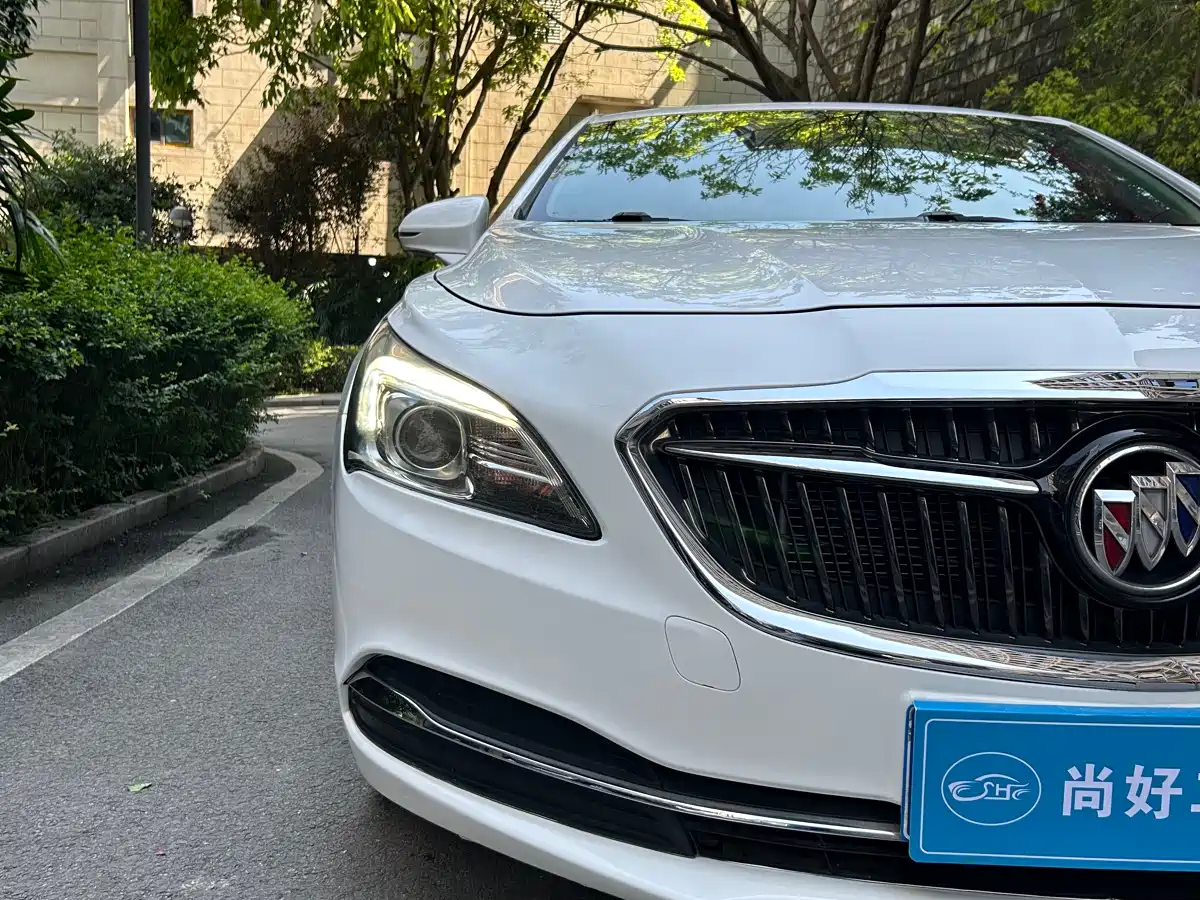 Buick LaCrosse 2016 Facelift 20T Leading фото 16