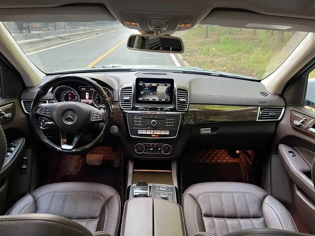 Mercedes-Benz GLS 2018 GLS 400 4MATIC Dynamic фото 8