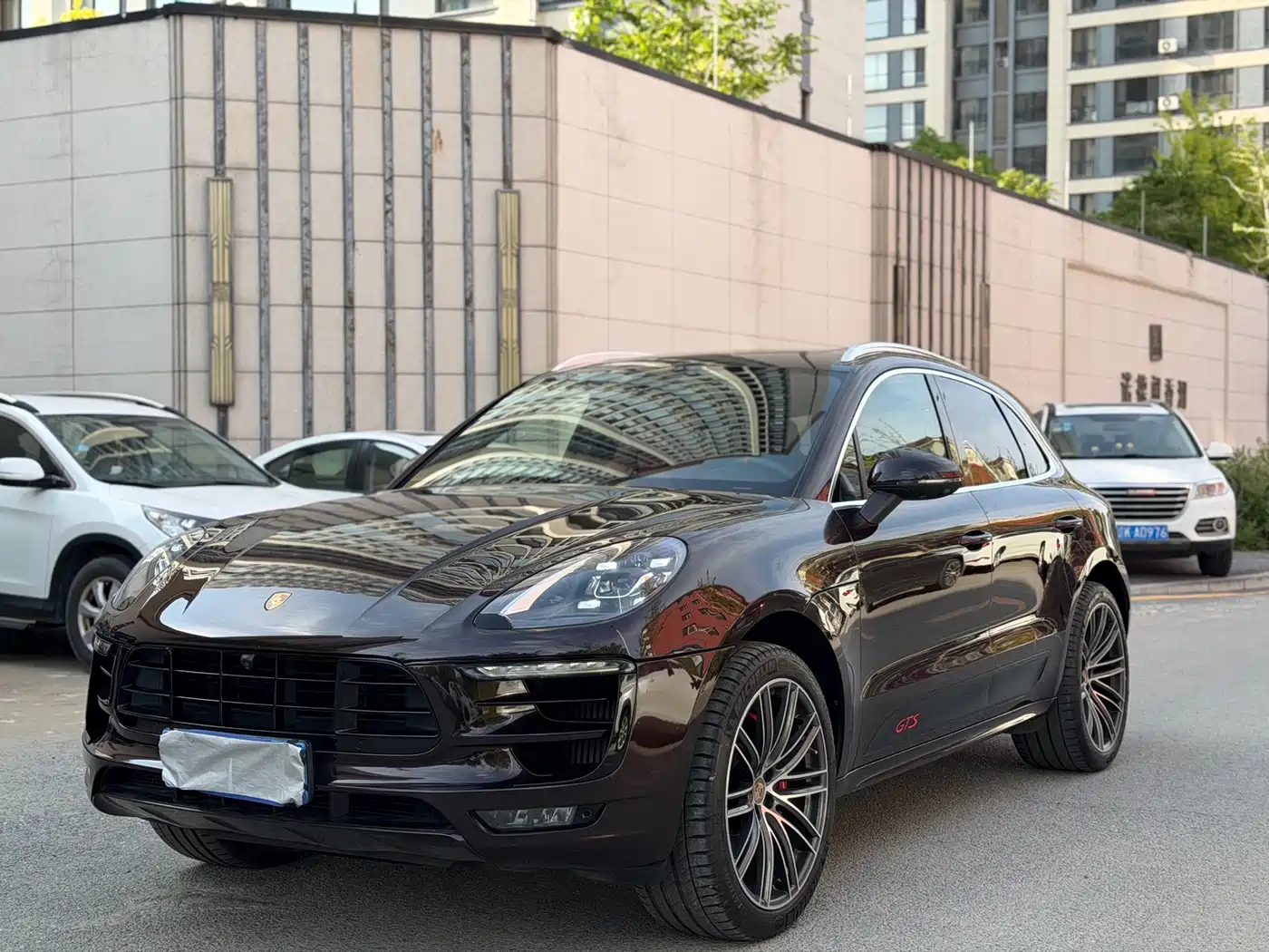 Фото 1 - Porsche Macan
