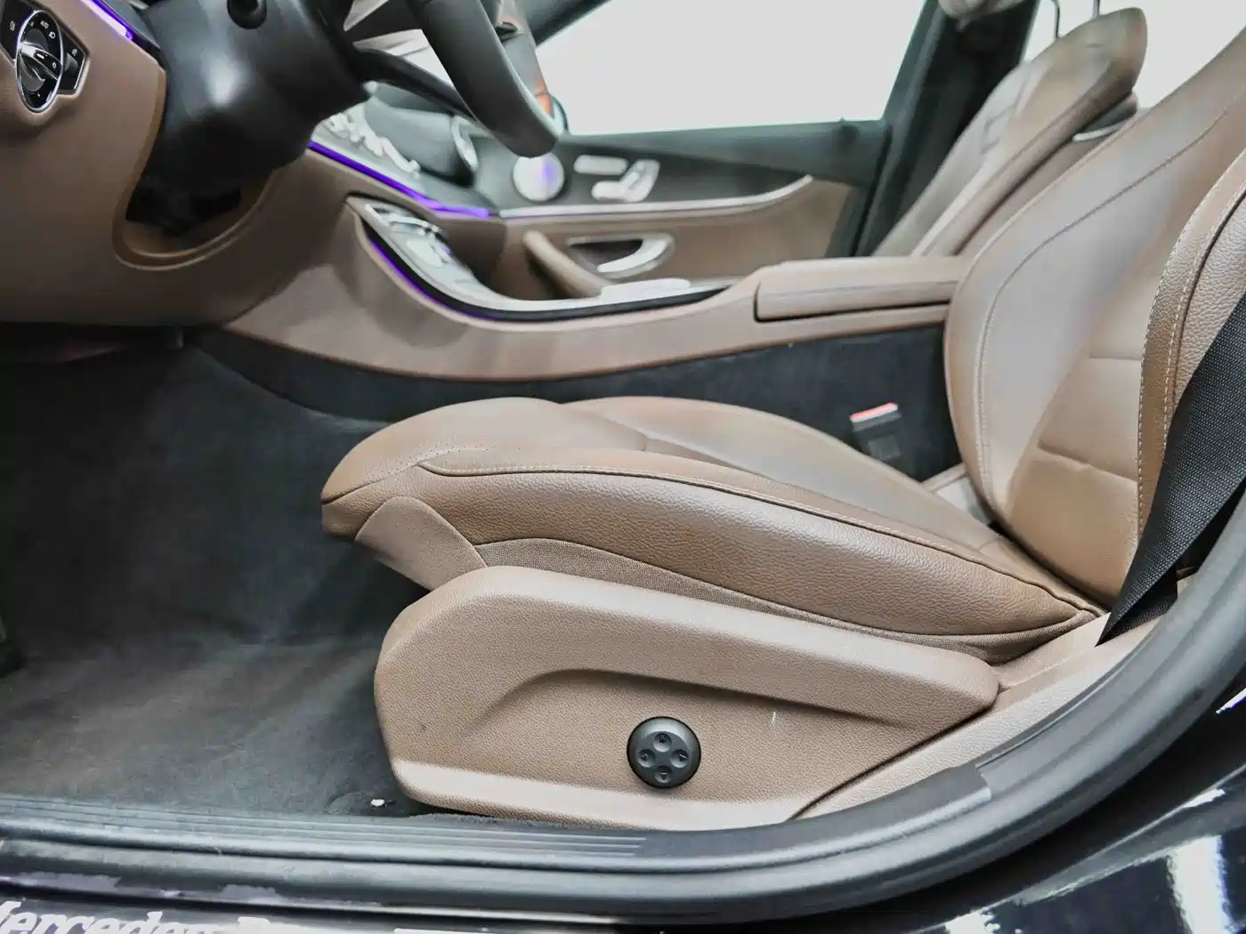 Mercedes-Benz E-Class 2021 E 300 L Sport Fashion фото 37