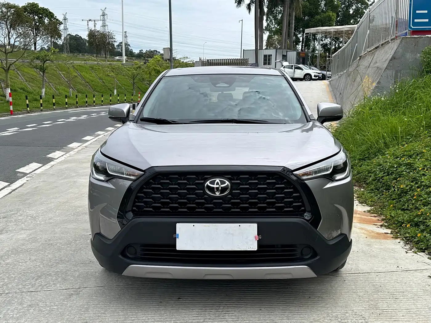 Toyota Corolla Cross 2024 Model 2.0L Pioneer Edition фото 2