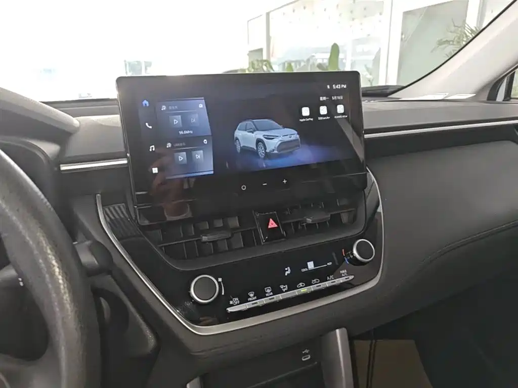 Toyota Frontlander 2023 2.0L CVT Elite Edition фото 13