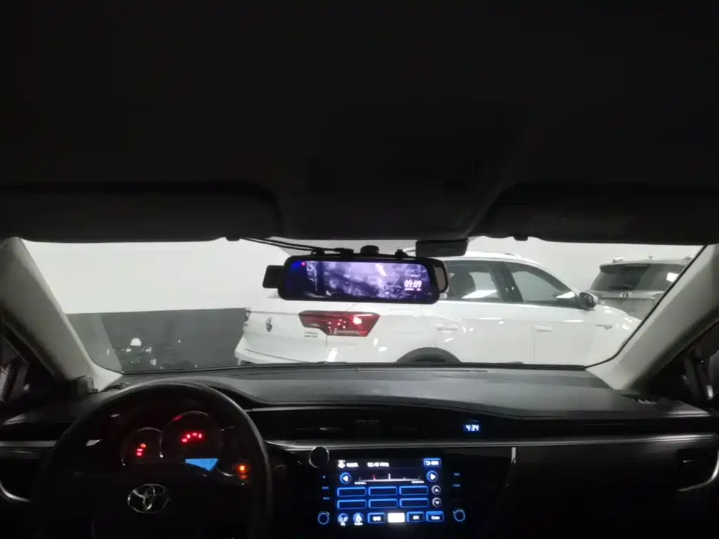 Toyota Corolla 2014 1.6L CVT GL фото 18