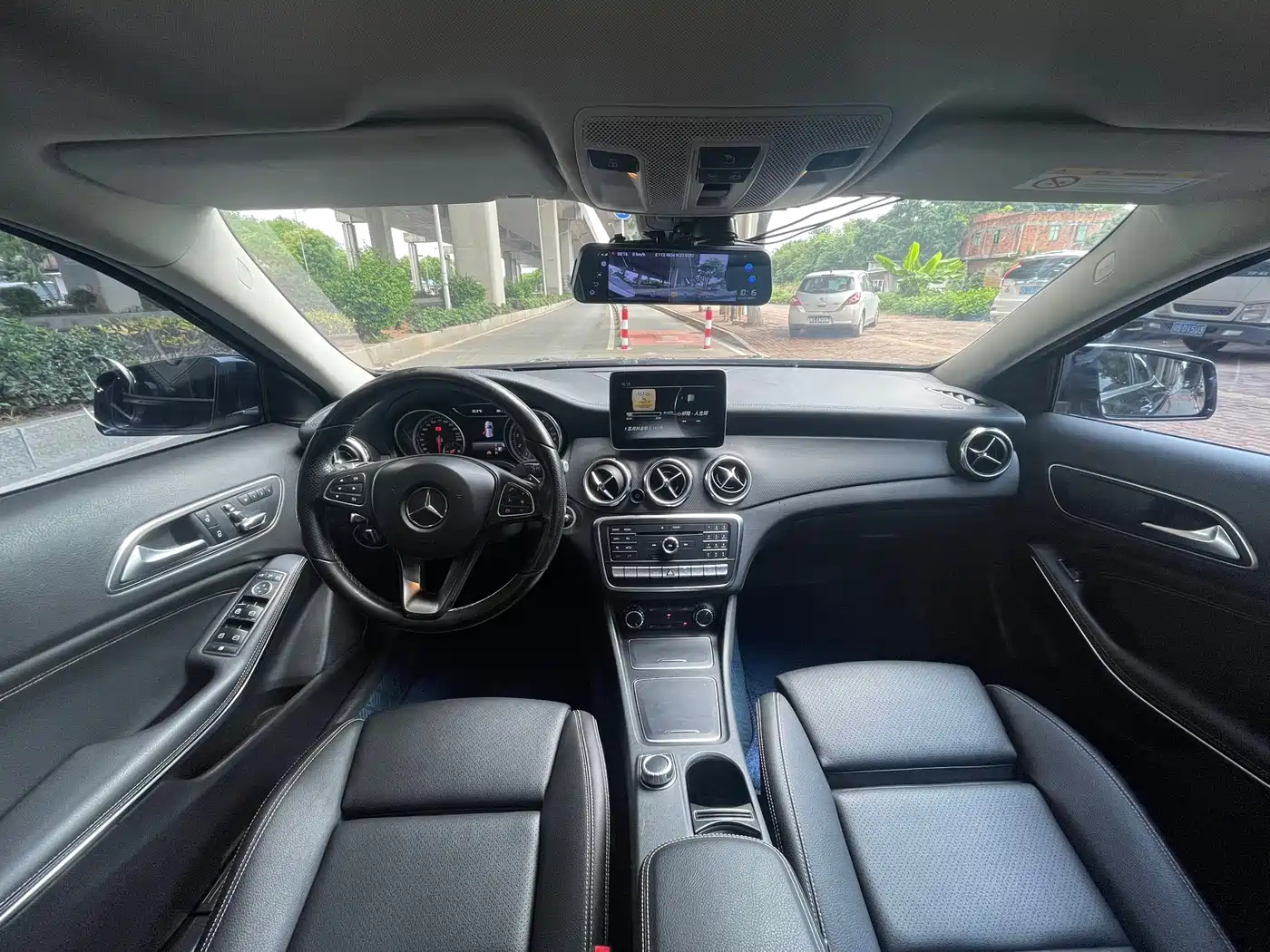 Mercedes-Benz GLA 2017 GLA 220 4MATIC Fashion фото 9