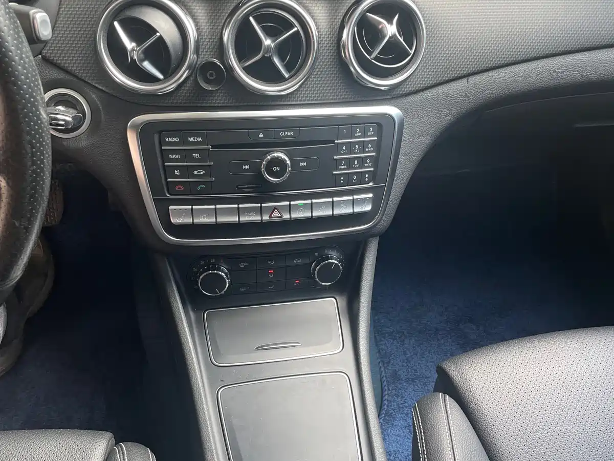 Mercedes-Benz GLA 2017 GLA 220 4MATIC Fashion фото 5
