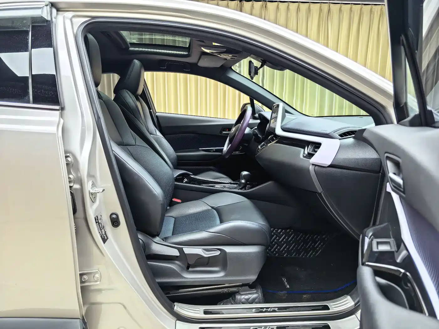 Toyota C-HR 2020 Model 2.0L Comfort фото 6