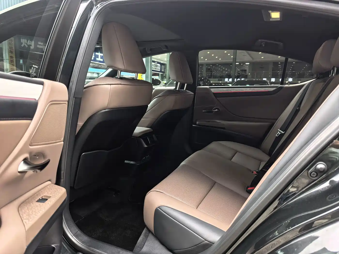Lexus ES 2026 2025 200 Ultimate Edition
