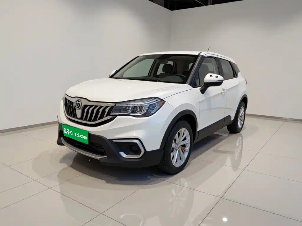 Zhonghua V3 2020 2020 1.6L Manual Comfort Starry Sky Edition