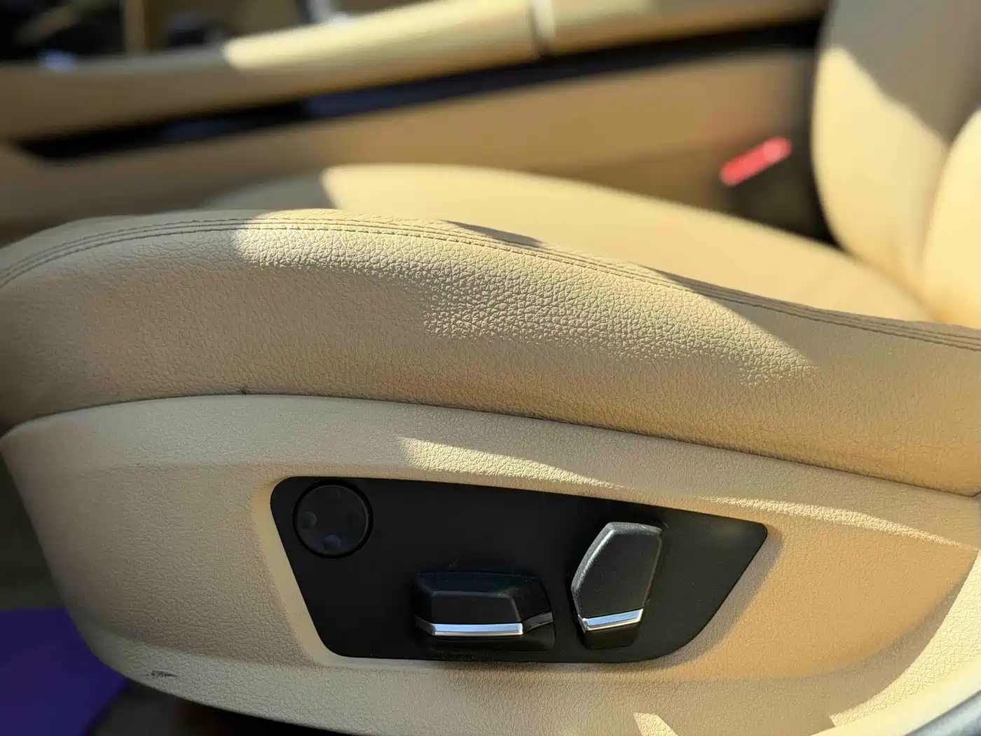 BMW 7 Series 2009 740Li Premium фото 9