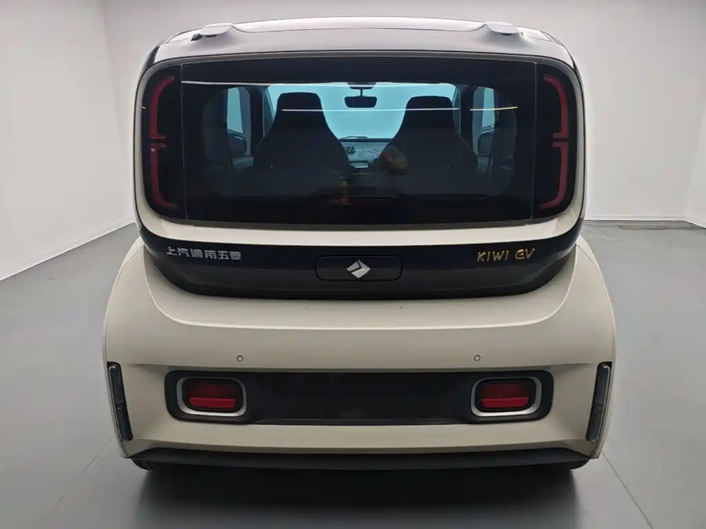 Фото 6 - Baojun KiWi EV