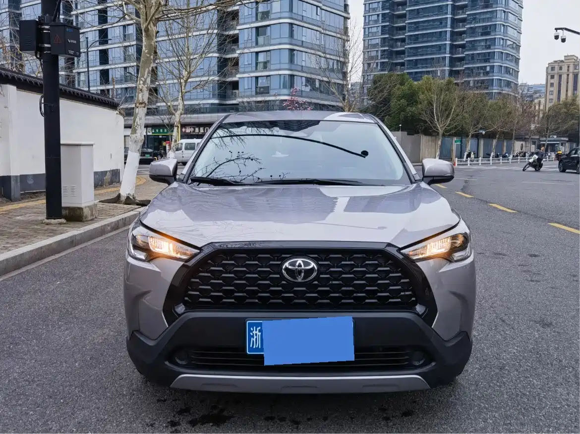 Toyota Corolla Cross 2024 Model 2.0L Pioneer Edition фото 5