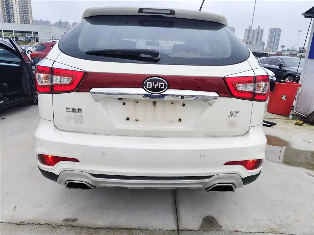 BYD S7 2016 1.5T Manual Premium Model фото 4
