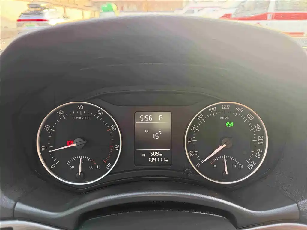 Škoda Octavia 2013 1.6L Automatic Prestige Edition фото 4
