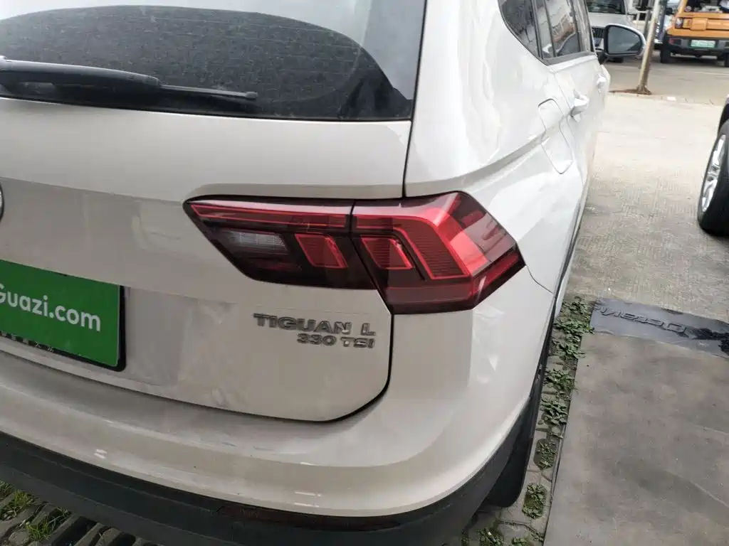 Фото 24 - Volkswagen Tiguan L