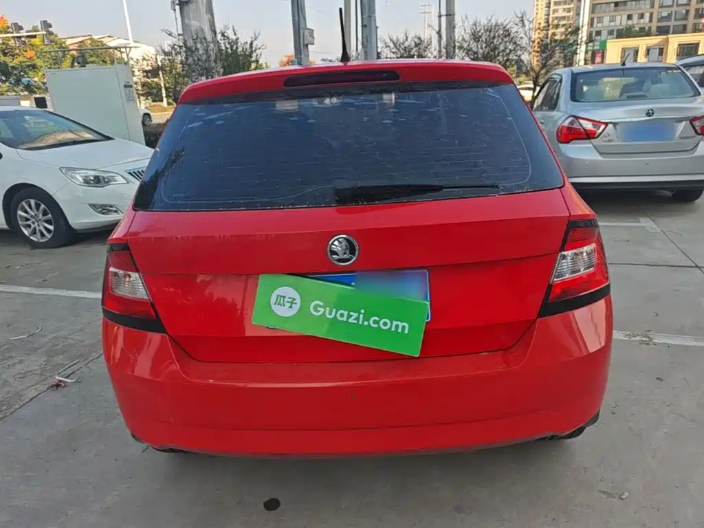 Škoda Fabia 2017 2016 1.4L Automatic Car Enjoy Edition