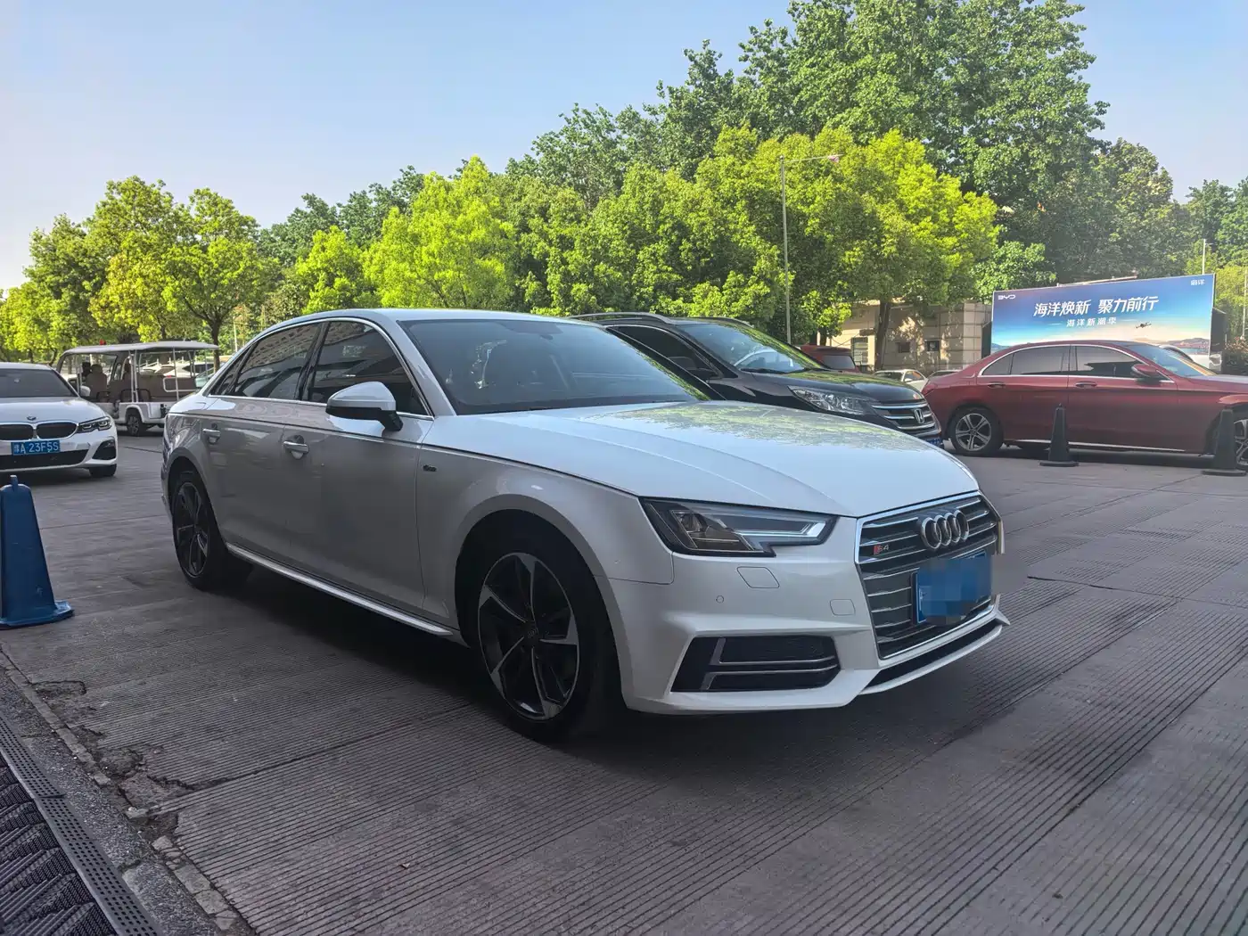 Audi A4L 2018 30th Anniversary 40 TFSI Fashion фото 2