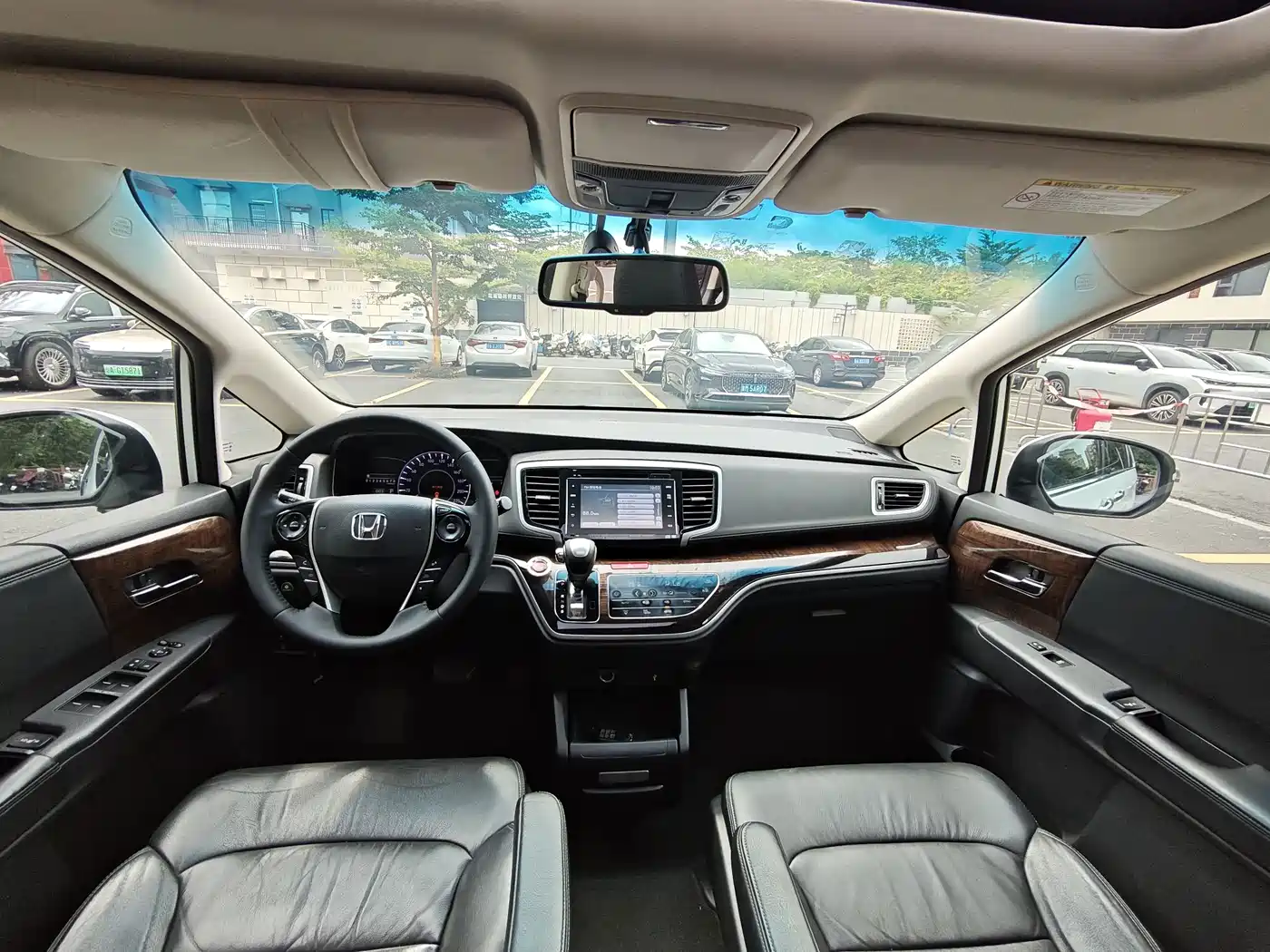 Photo 12 - Honda Odyssey
