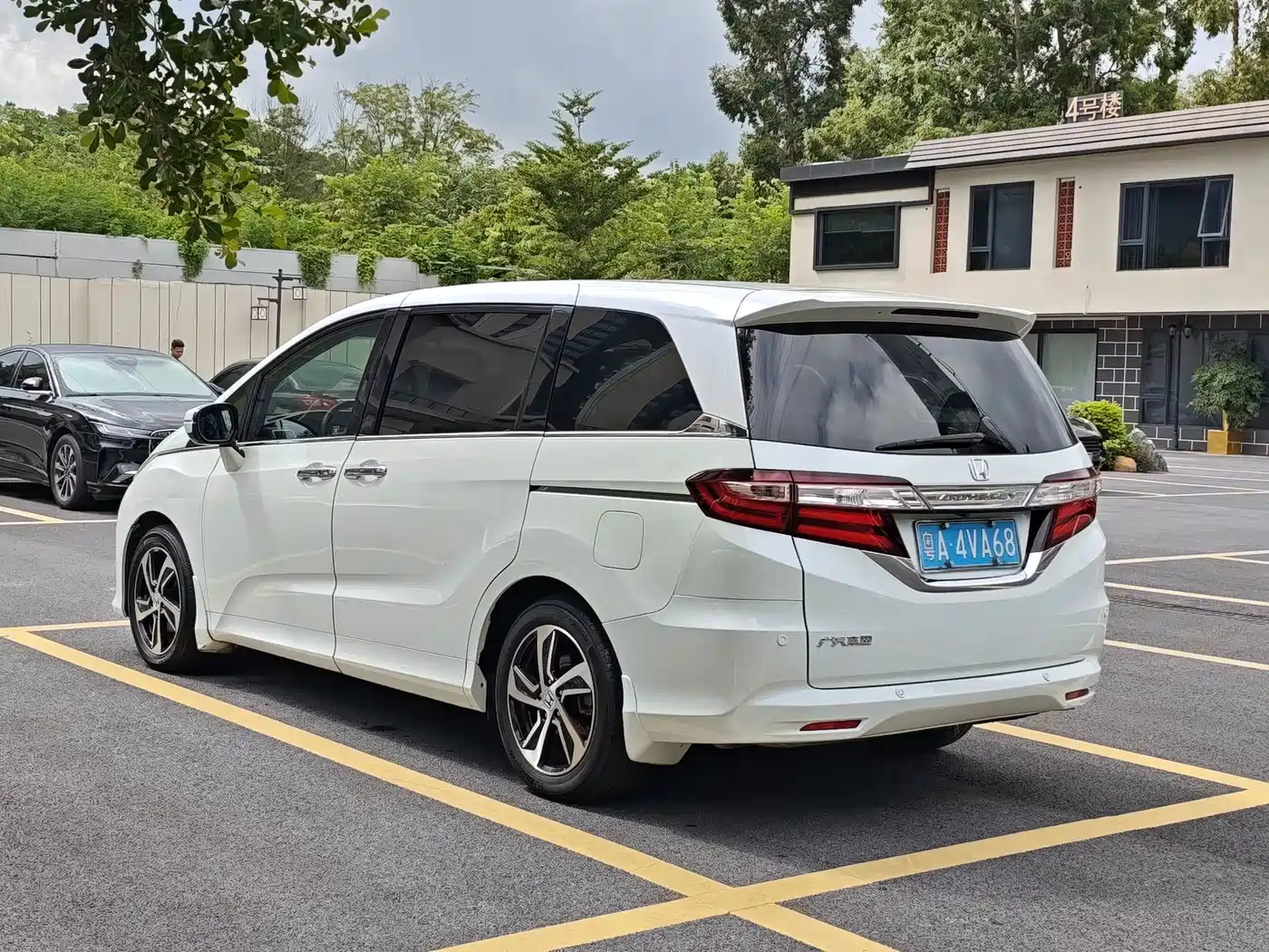 Photo 4 - Honda Odyssey