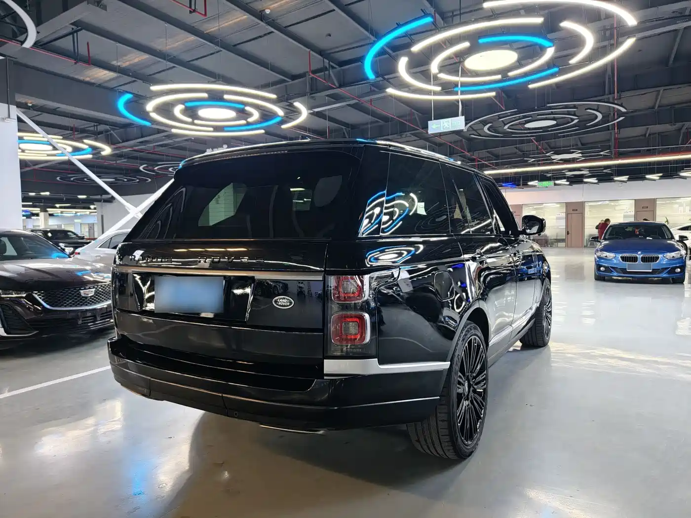 Land Rover Range Rover 2019 3.0 SC V6 Golden Age Edition фото 15