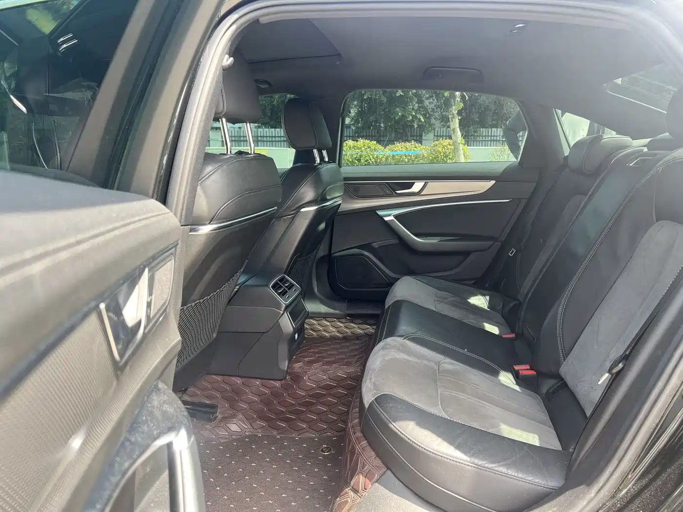 Audi A6L 2021 40 TFSI Luxury Sport фото 9