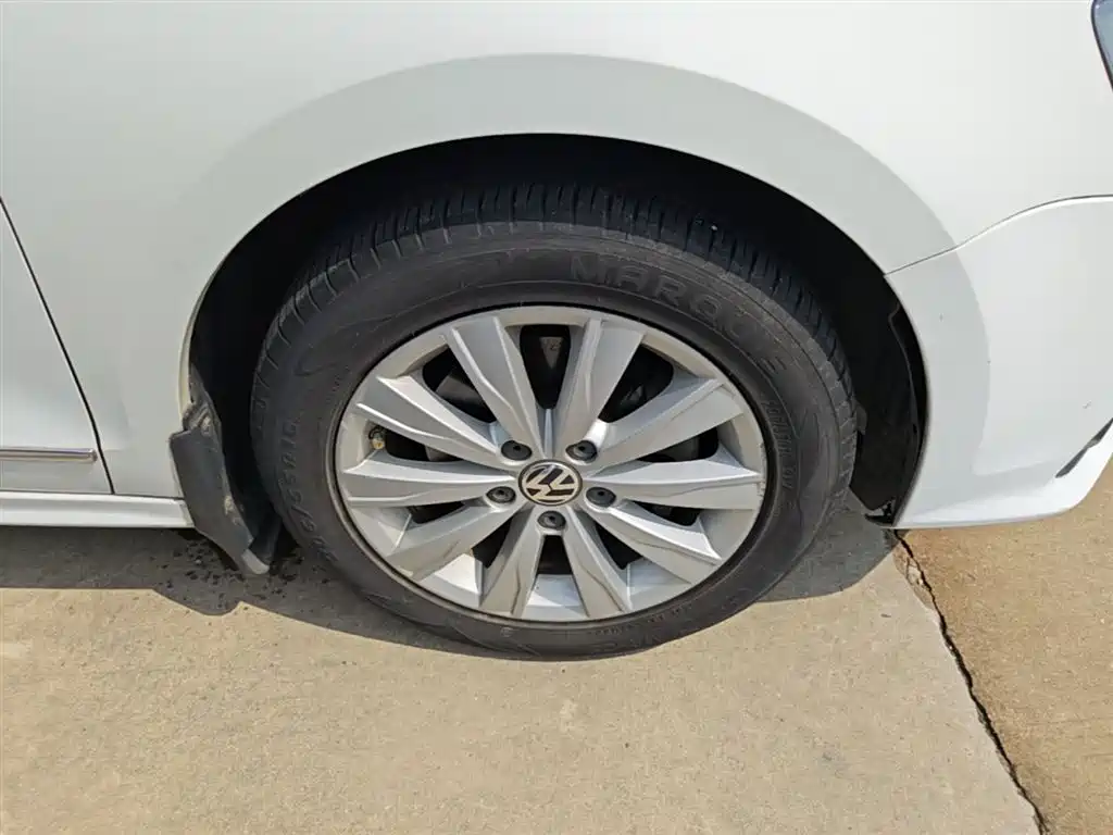 Volkswagen Sagitar 2015 230TSI Automatic Comfort фото 14