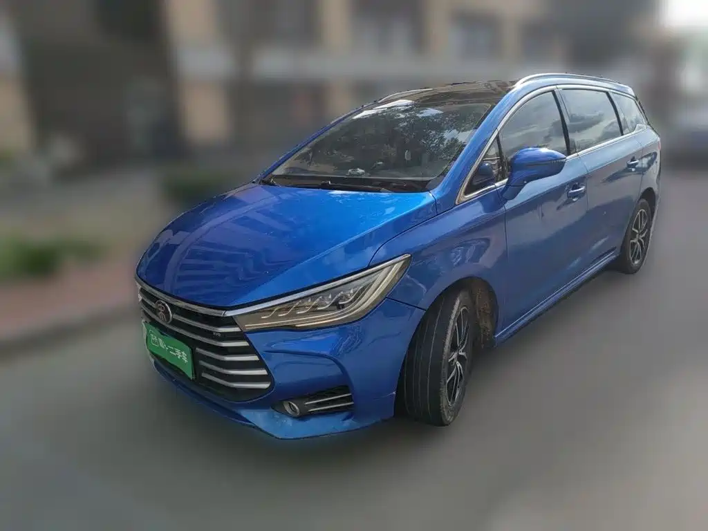 Фото 2 - BYD Song MAX